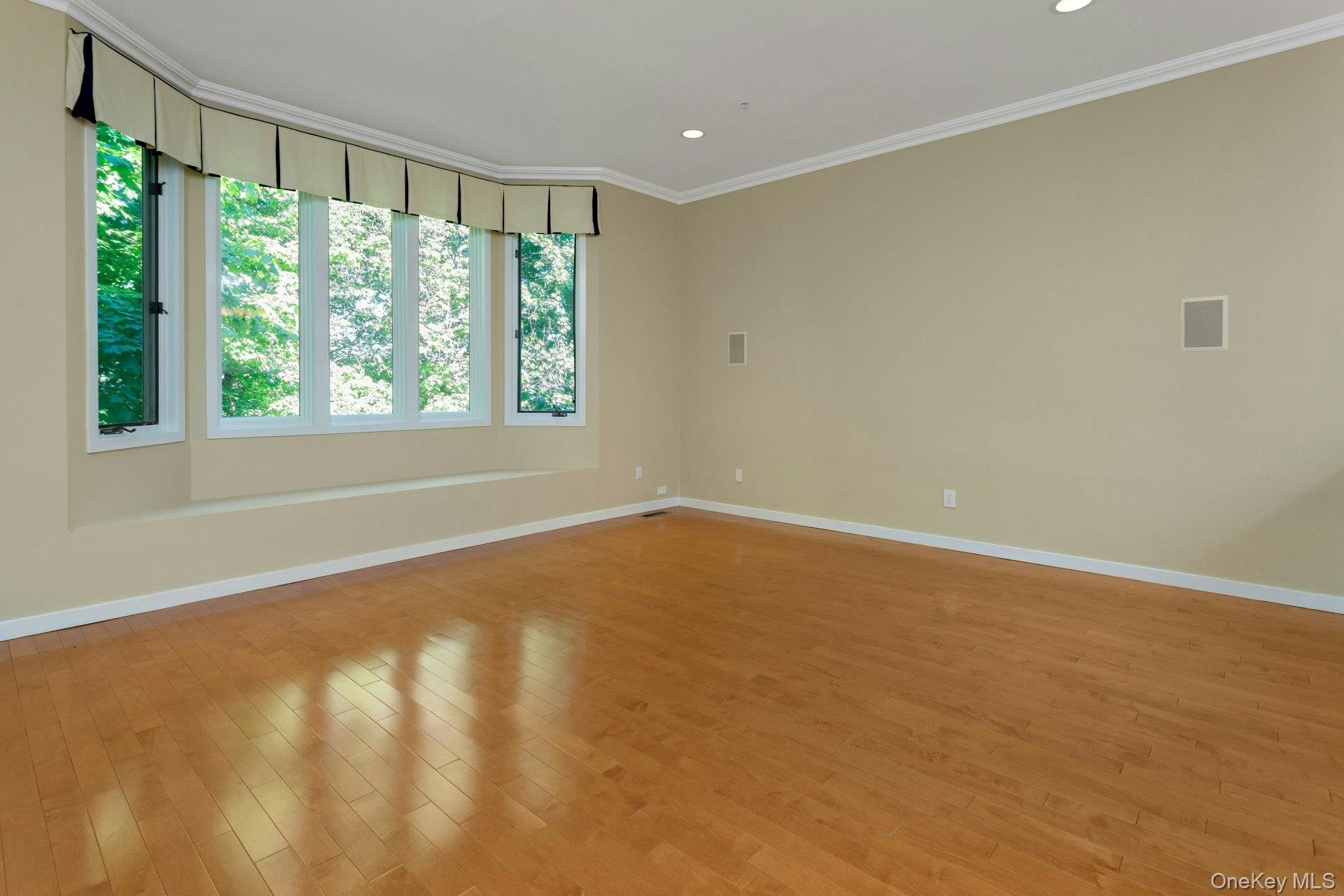 102 Boulder Ridge Road Scarsdale, NY 10583 - Photo 7 of 32