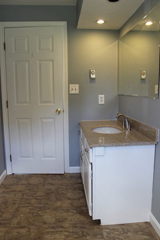 283 Fuller Road, Unit D Chicopee, MA 01020 - Photo 13 of 19 Gallery Image 13
