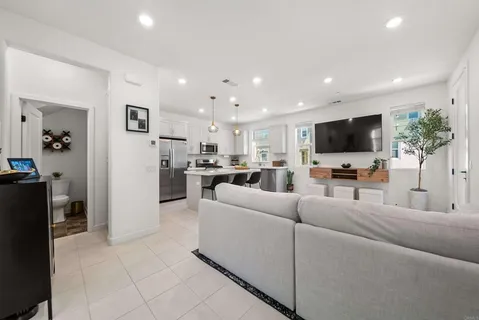 $619,000 | 1226 Sunrise View, Unit 102, San Marcos, CA 92078