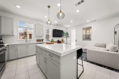 $619,000 | 1226 Sunrise View, Unit 102, San Marcos, CA 92078