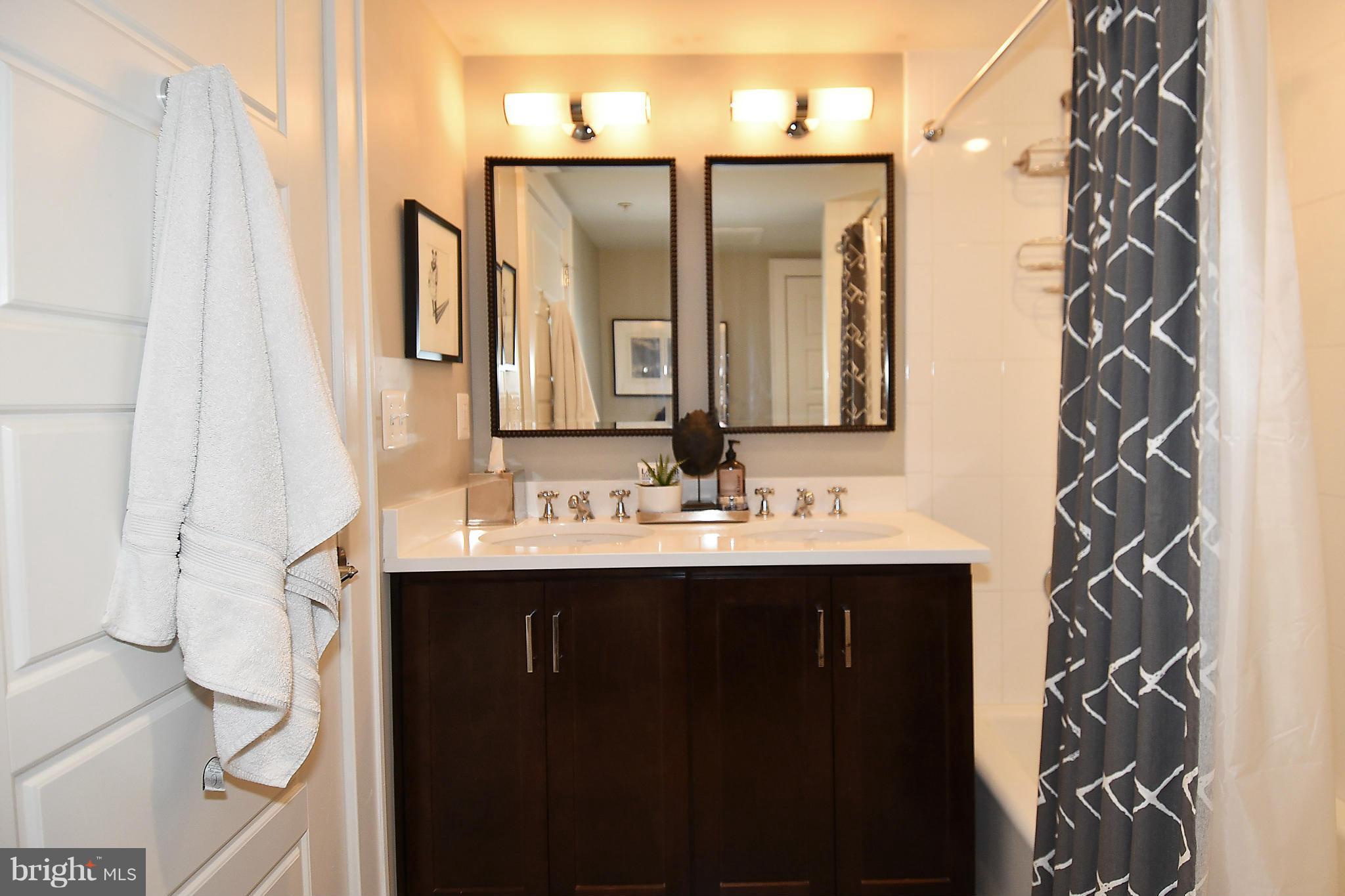 1442 Harvard Street Northwest, Unit 1 Washington, DC 20009 - Photo 11 of 28 Bath (Master)