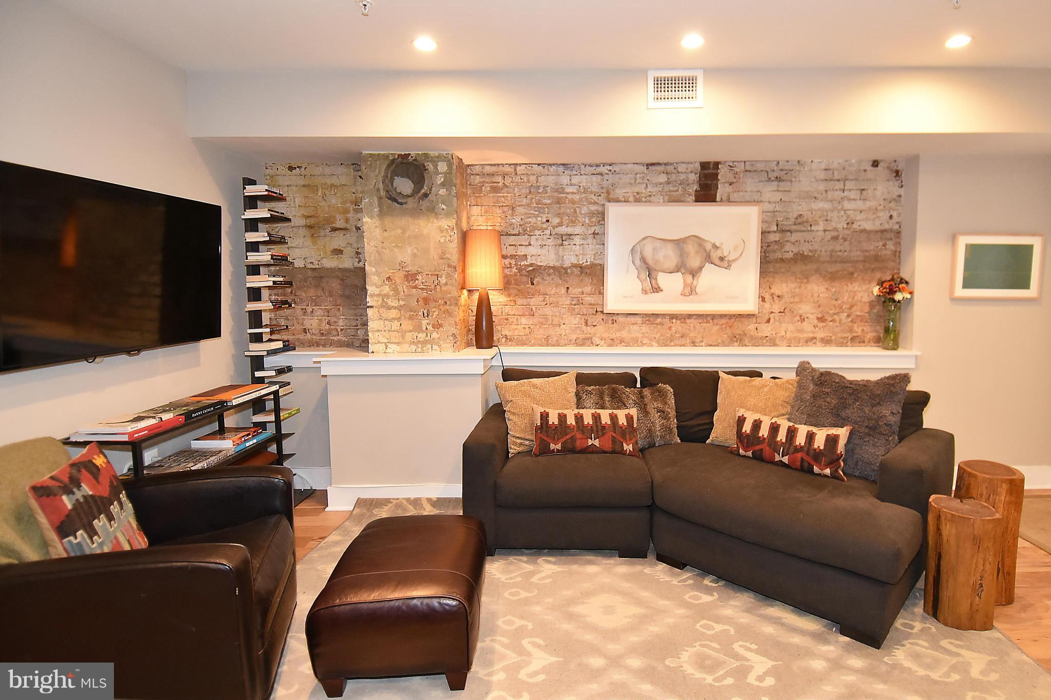 1442 Harvard Street Northwest, Unit 1 Washington, DC 20009 - Photo 5 of 28 Living Room