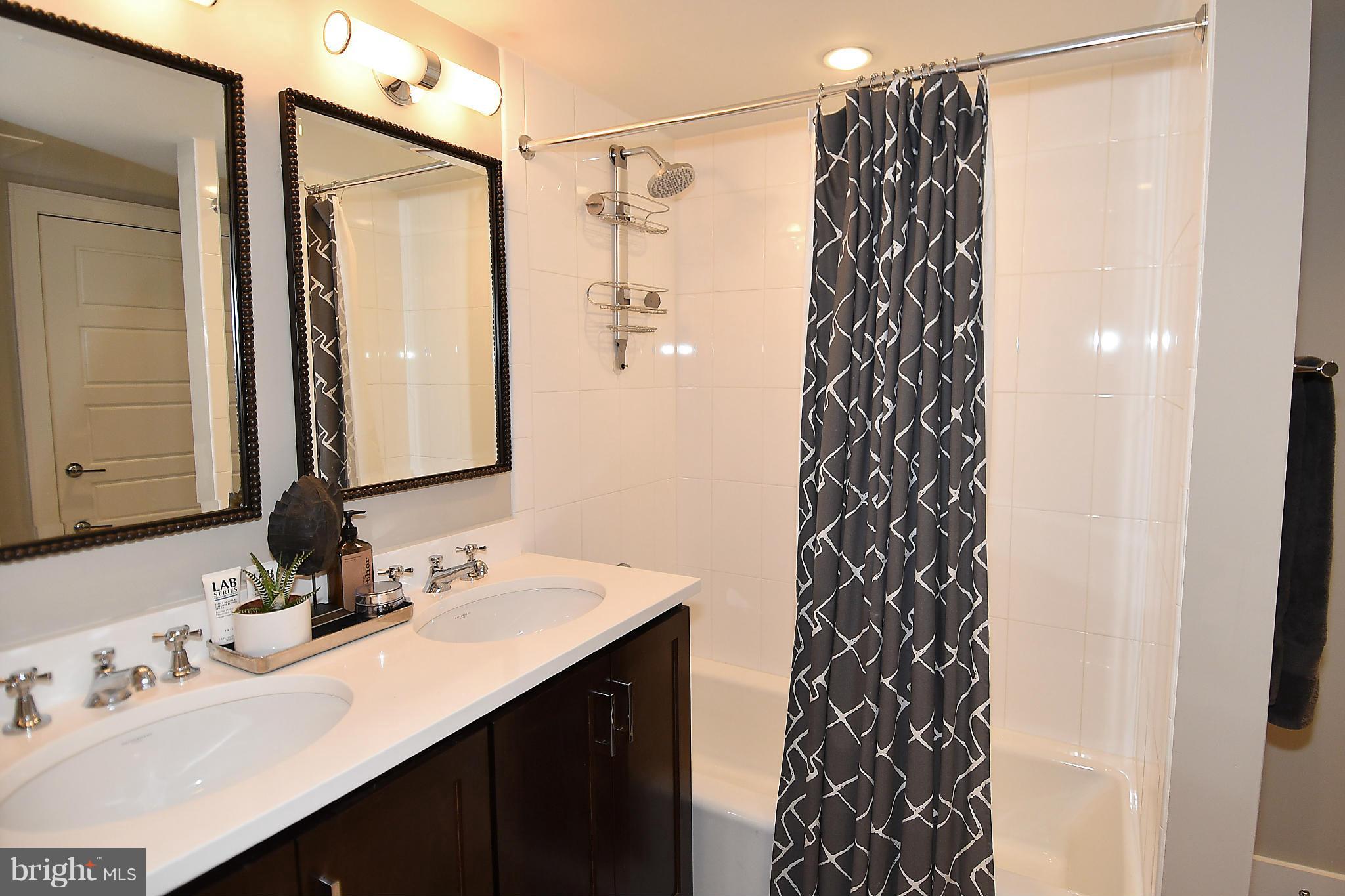 1442 Harvard Street Northwest, Unit 1 Washington, DC 20009 - Photo 10 of 28 Bath (Master)