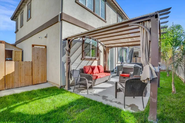 a view of outdoor space yard deck and patio
