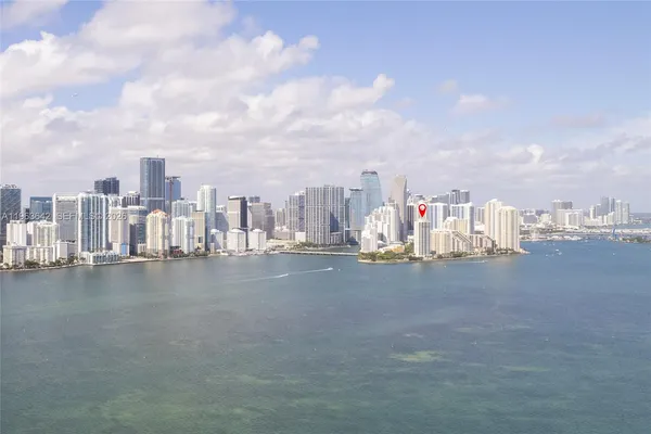 $4,300 | 800 Claughton Island Drive, Unit 905, Miami, FL 33131