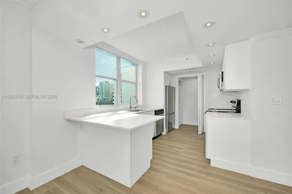 $4,300 | 800 Claughton Island Drive, Unit 905, Miami, FL 33131