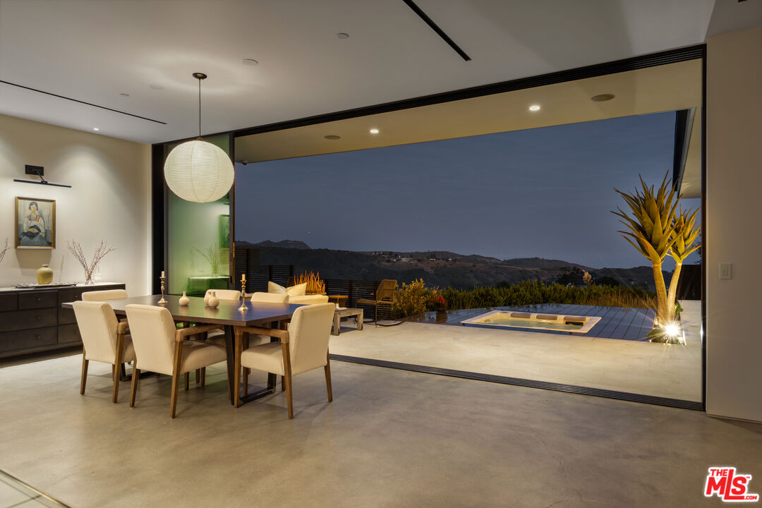 33433 Decker School Road Malibu, CA 90265 - Photo 13 of 53
