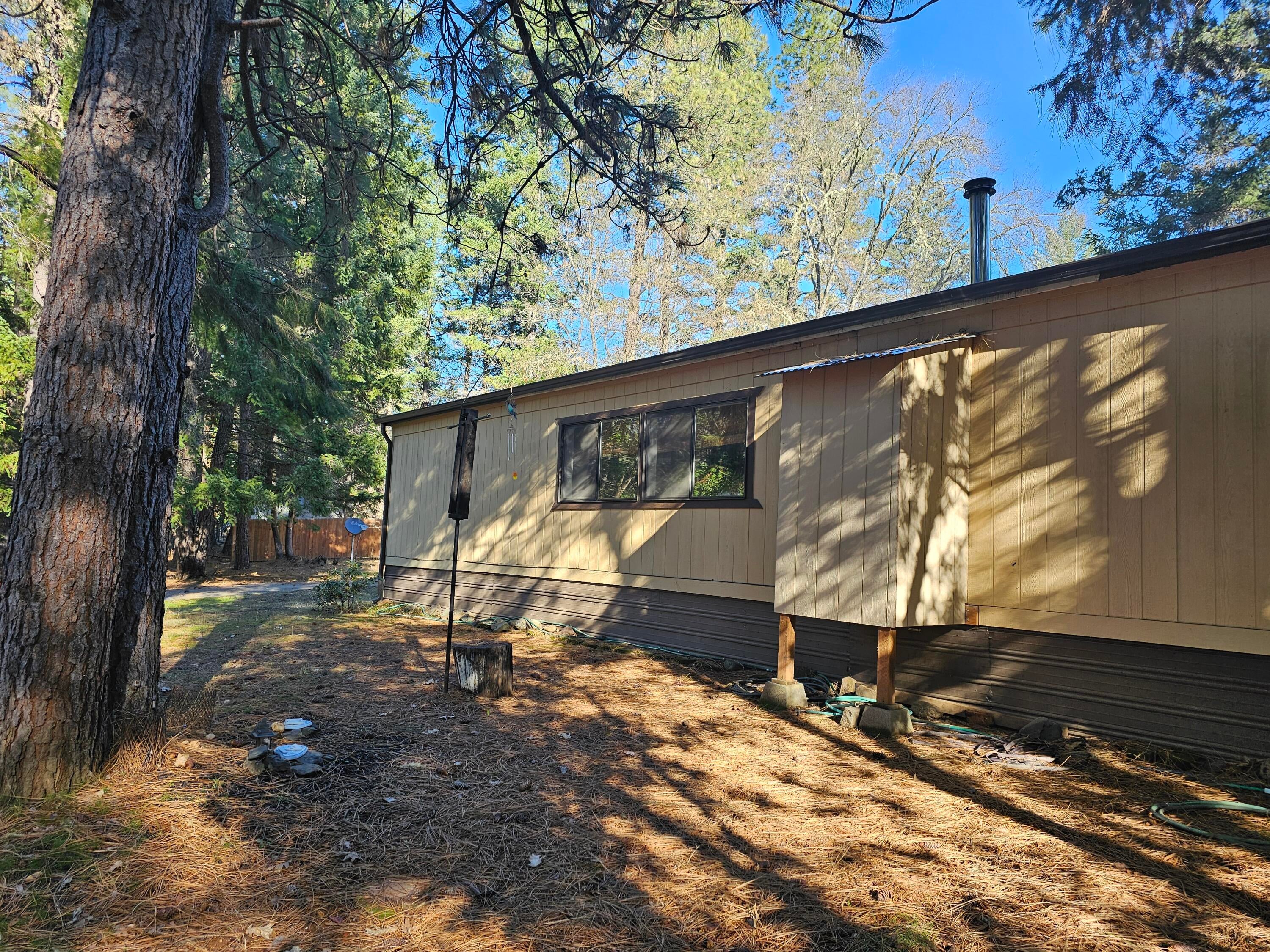 831 Crow Road Merlin, OR 97532 - Photo 21 of 29 Back of house-LR windows