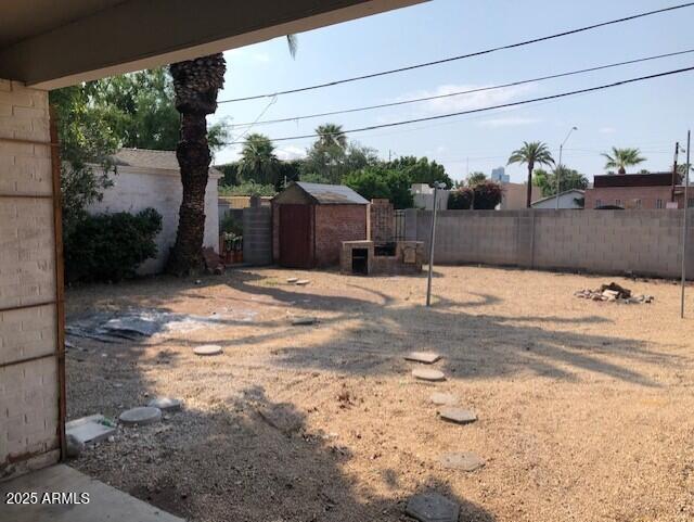 333 West Almeria Road Phoenix, AZ 85003 - Photo 14 of 14 a view of a backyard of a house