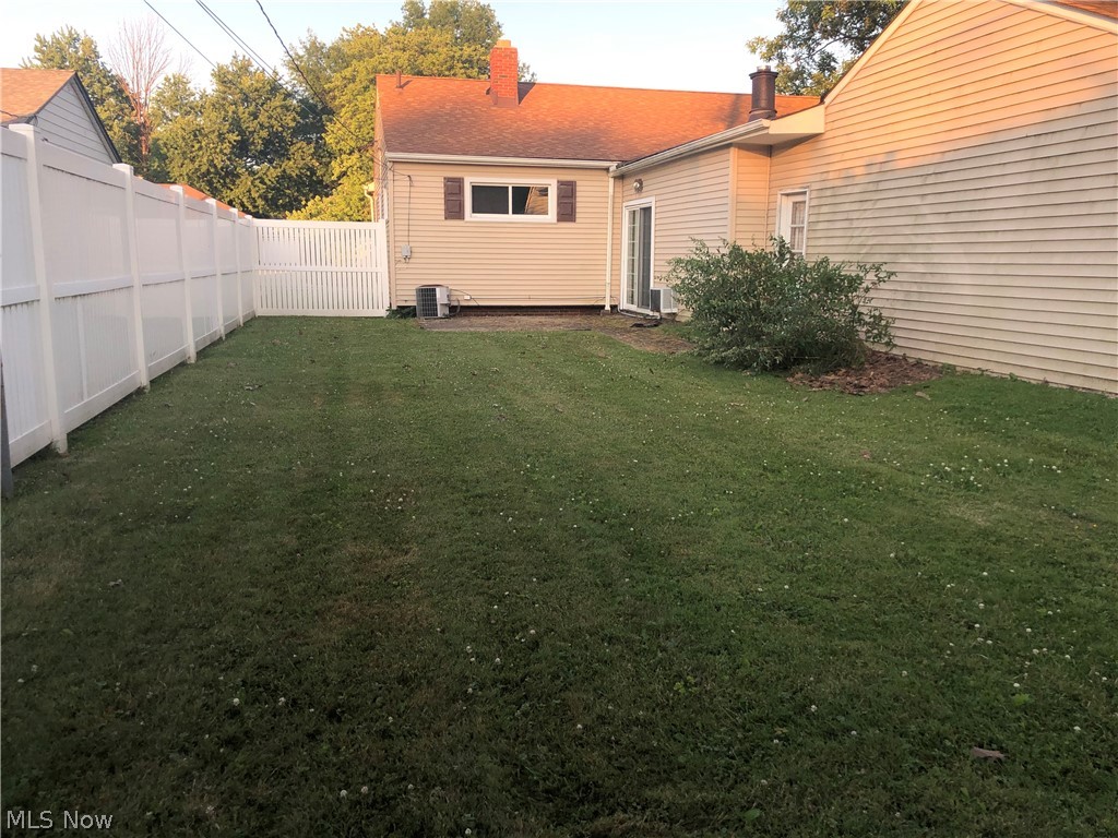 1788 Bellingham Road Cleveland, OH 44124 - Photo 11 of 16