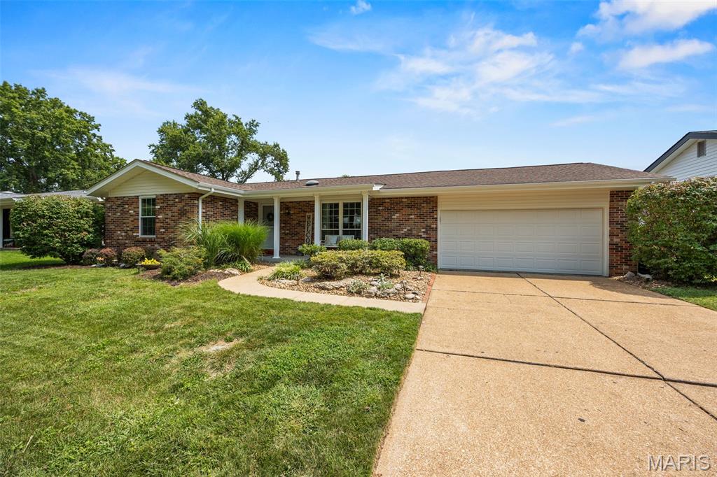 5730 Chatport Road St. Louis, MO 63129 - Photo 3 of 38 Gallery Image 3