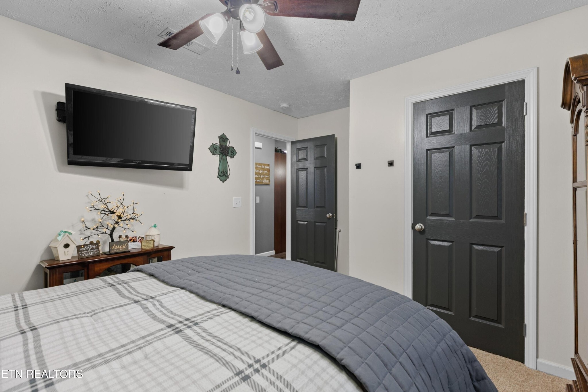689 Parsonage Road Dandridge, TN 37725 - Photo 16 of 35