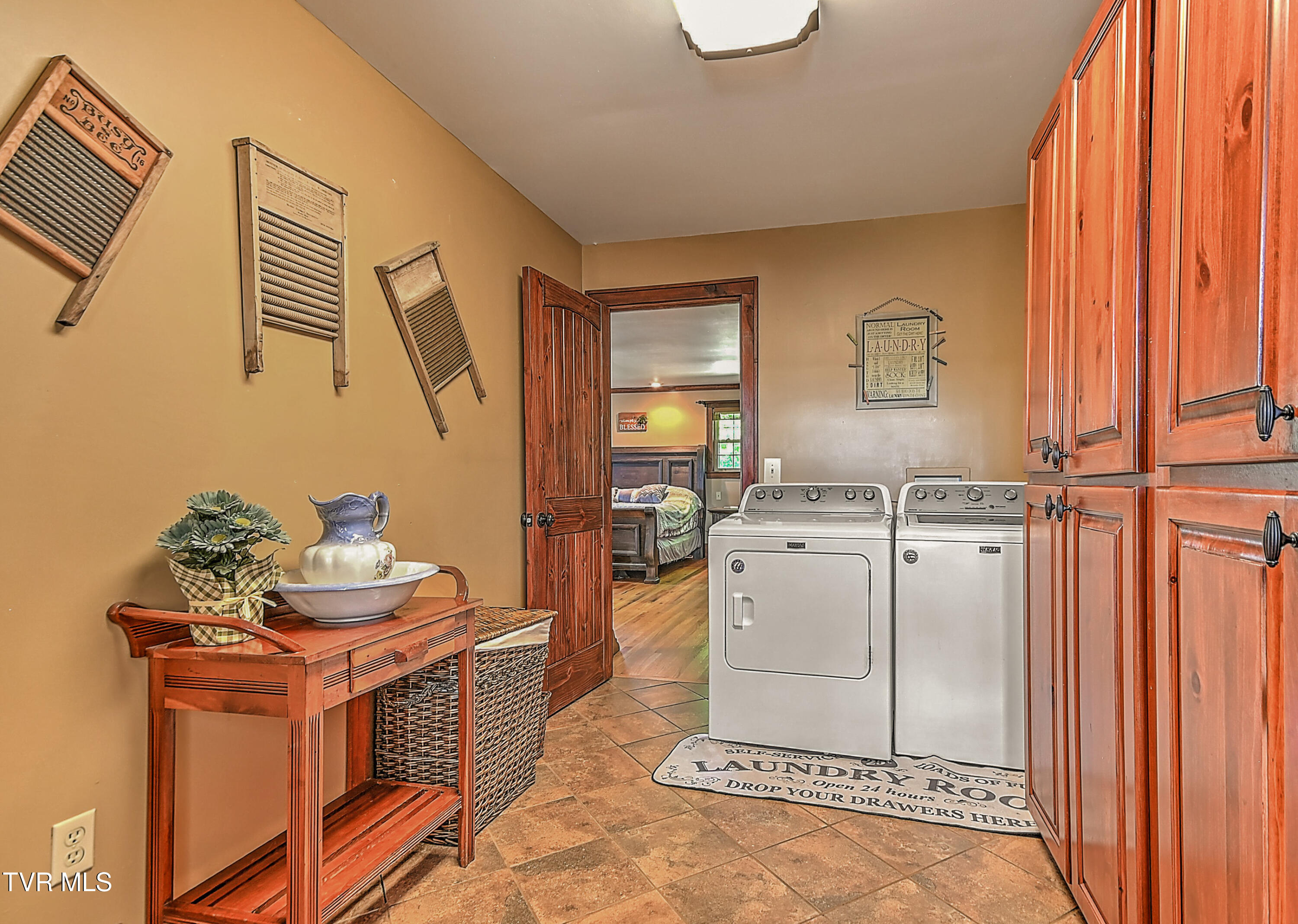 700 Park Street Bristol, VA 24201 - Photo 31 of 45 700 Park St DB-28