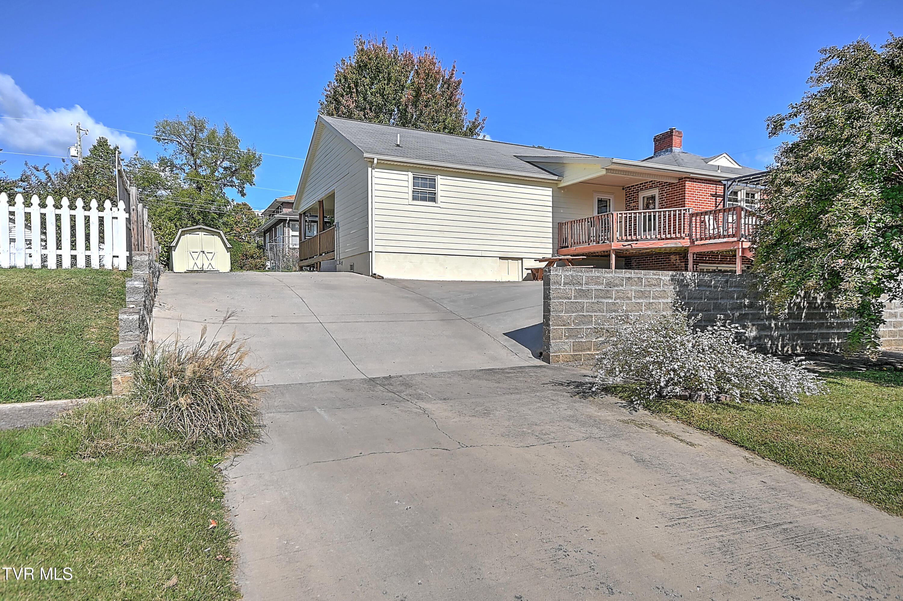 700 Park Street Bristol, VA 24201 - Photo 37 of 45 700 Park St DB-34