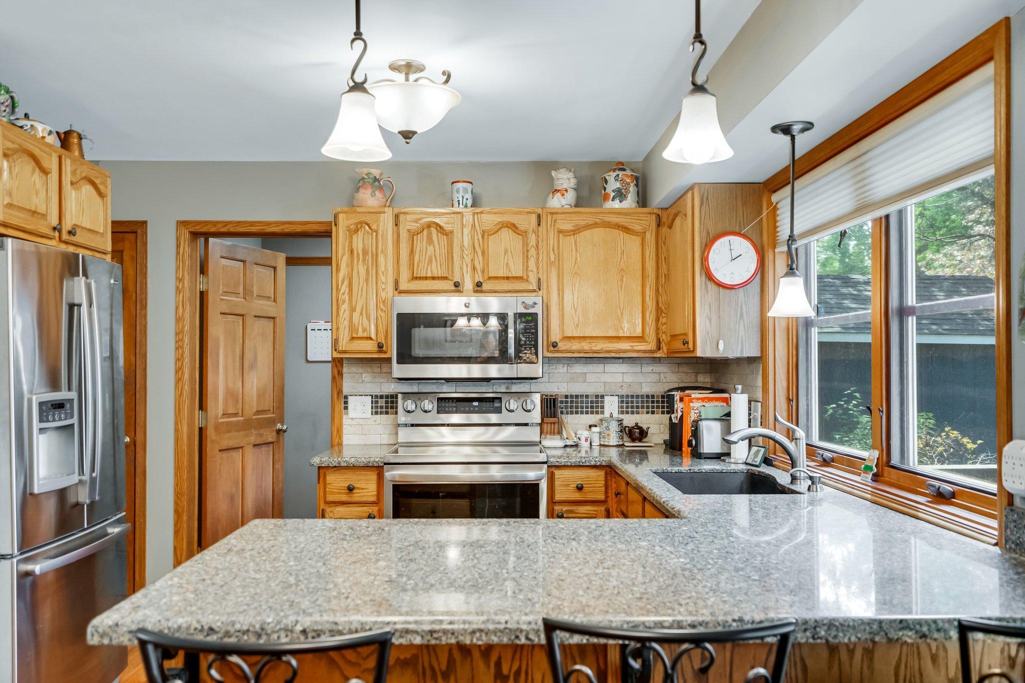 423 Sterling Street South Maplewood, MN 55119 - Photo 14 of 42