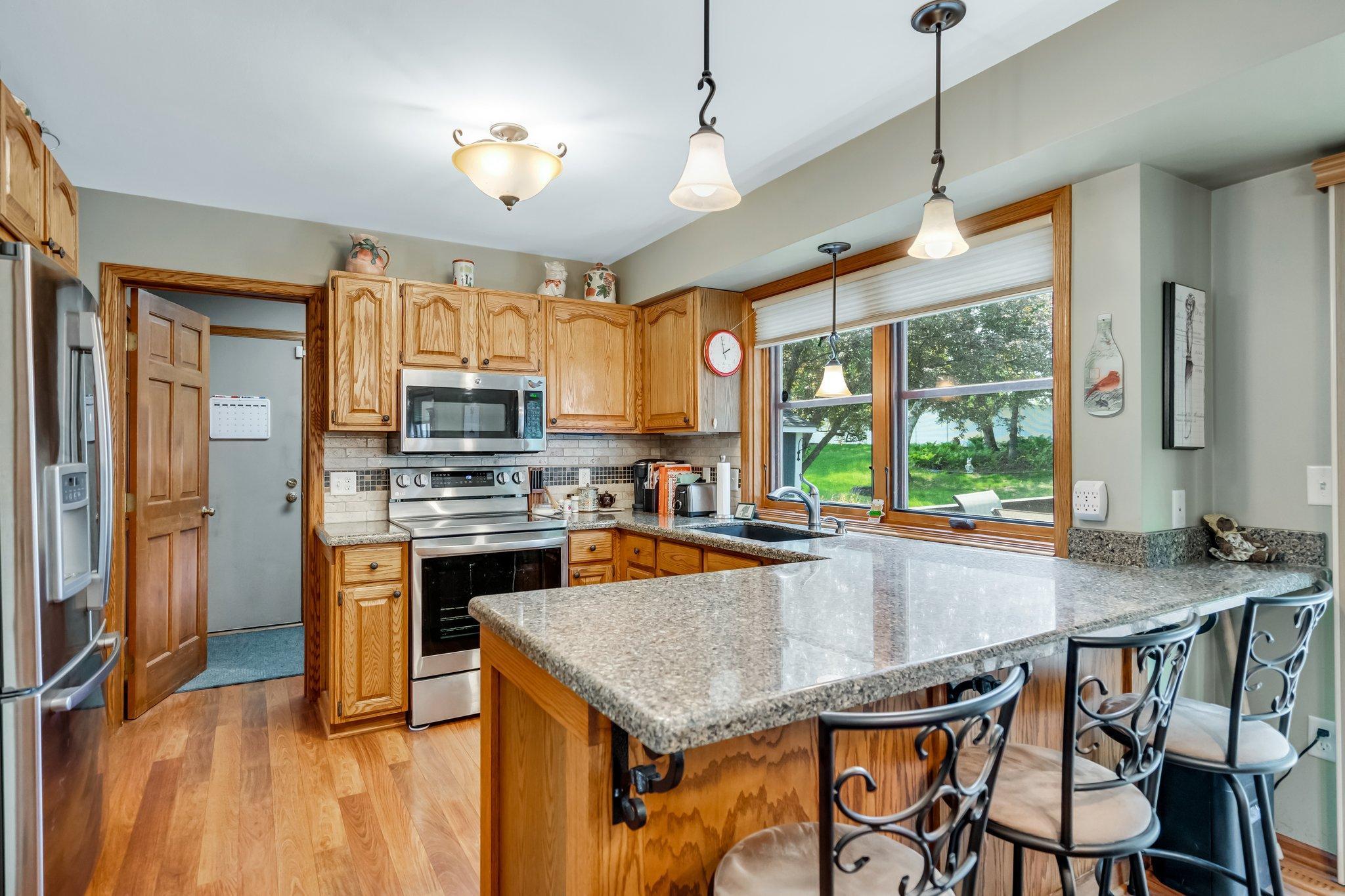 423 Sterling Street South Maplewood, MN 55119 - Photo 15 of 42