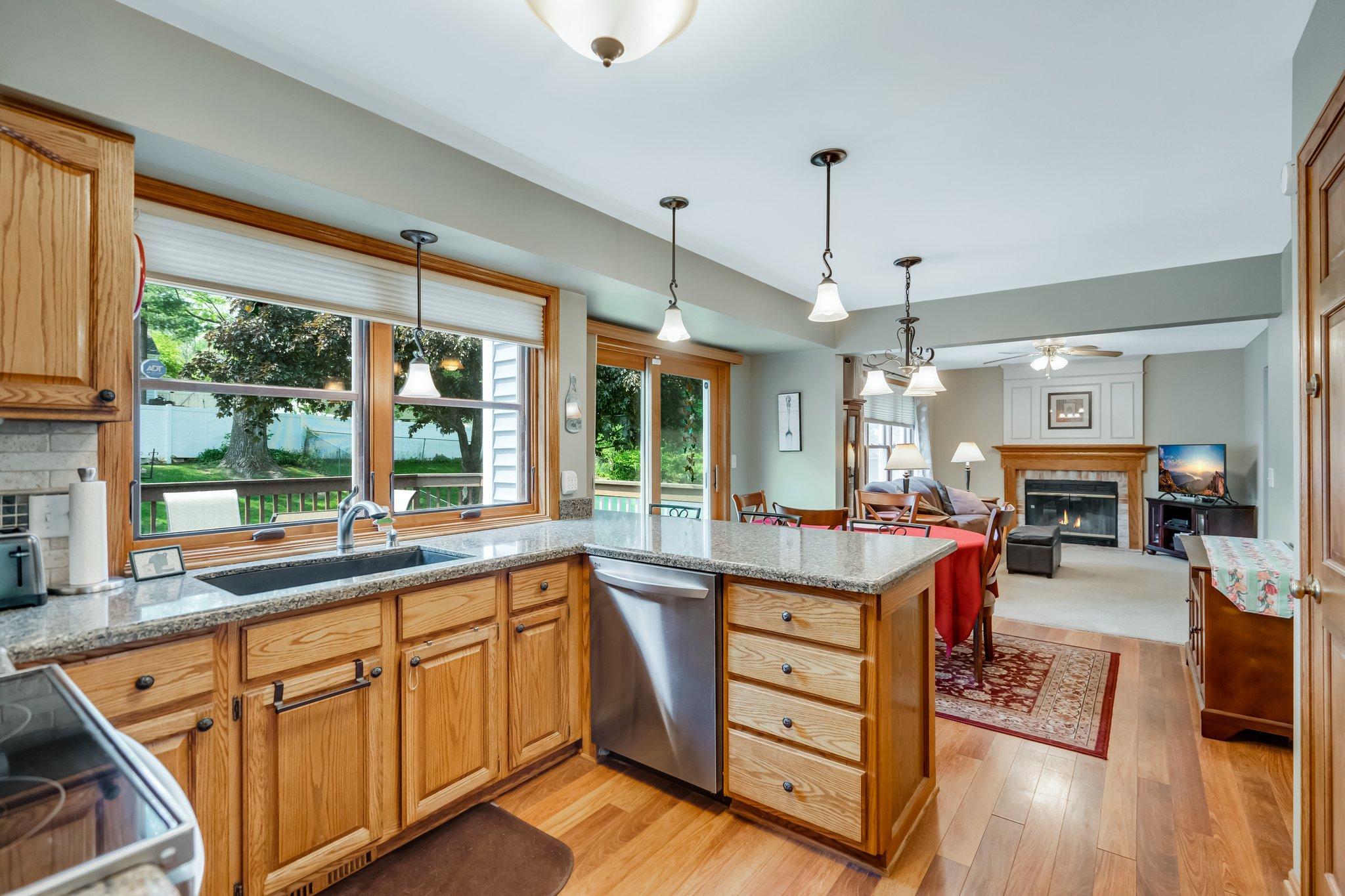 423 Sterling Street South Maplewood, MN 55119 - Photo 16 of 42