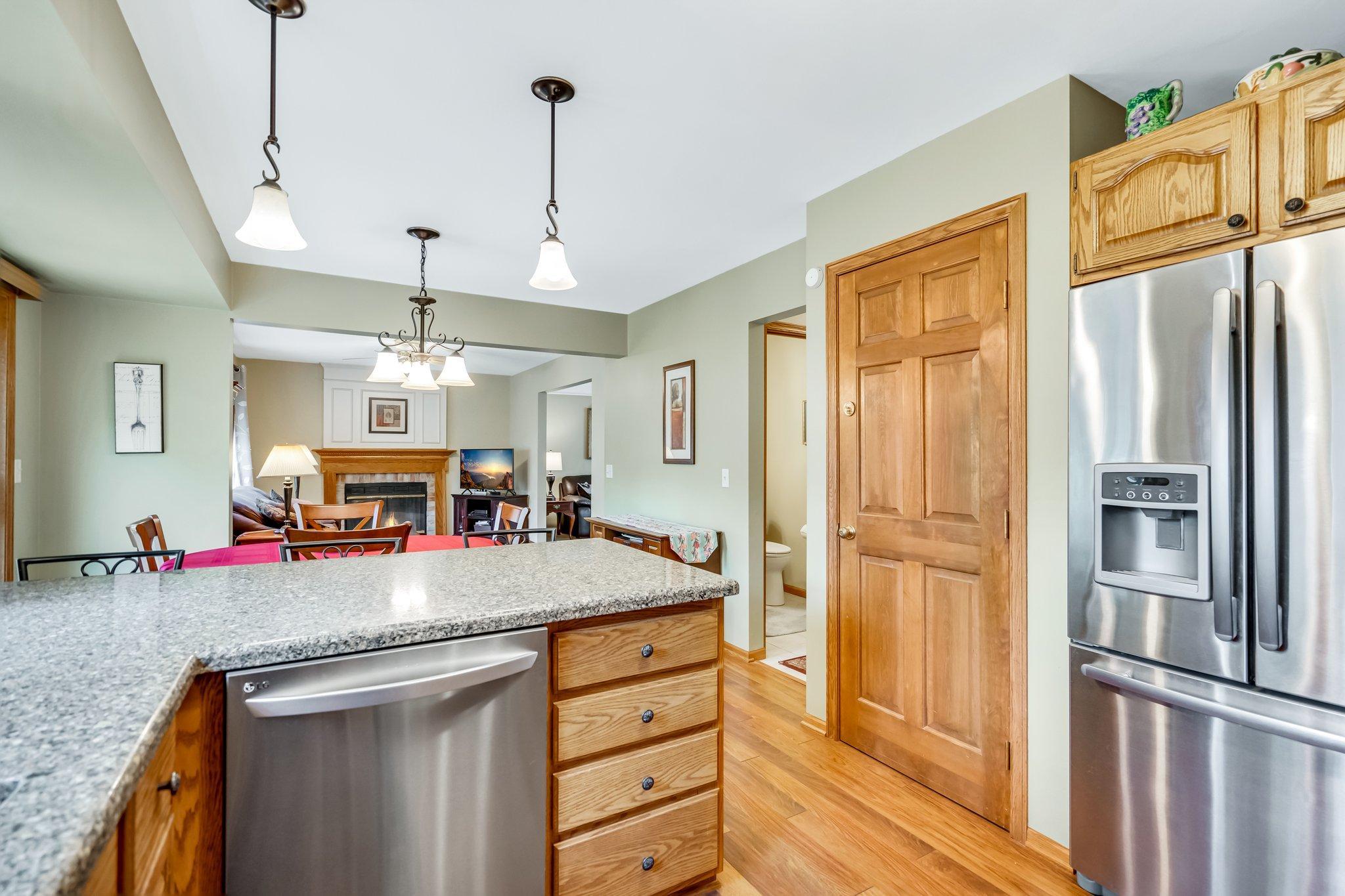 423 Sterling Street South Maplewood, MN 55119 - Photo 17 of 42