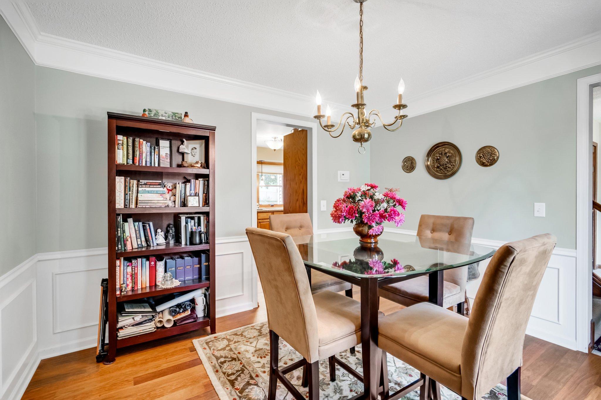 423 Sterling Street South Maplewood, MN 55119 - Photo 18 of 42