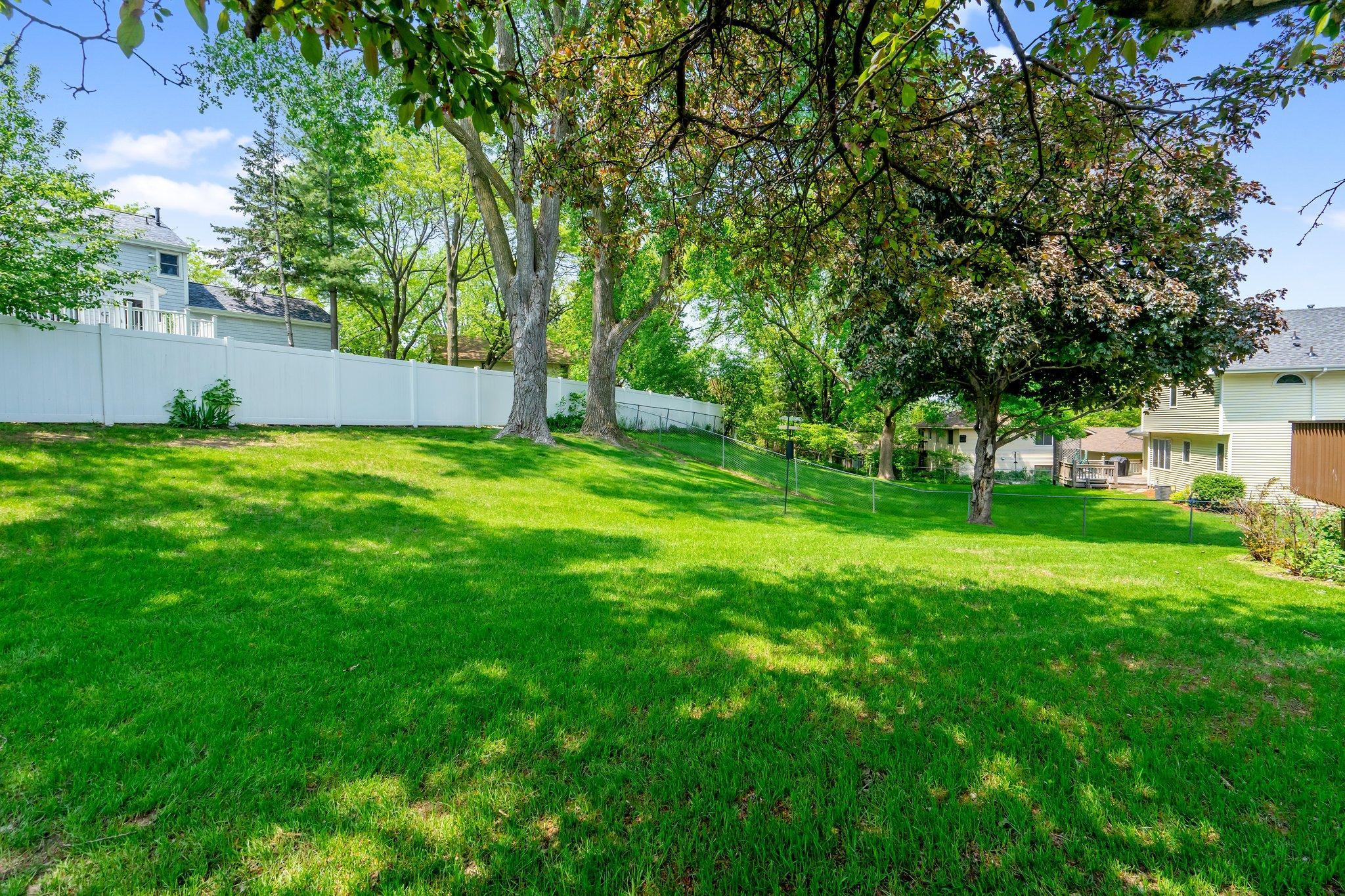 423 Sterling Street South Maplewood, MN 55119 - Photo 39 of 42