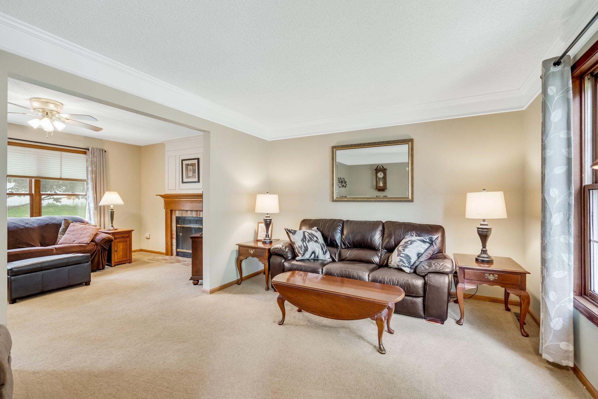 423 Sterling Street South Maplewood, MN 55119 - Photo 4 of 42