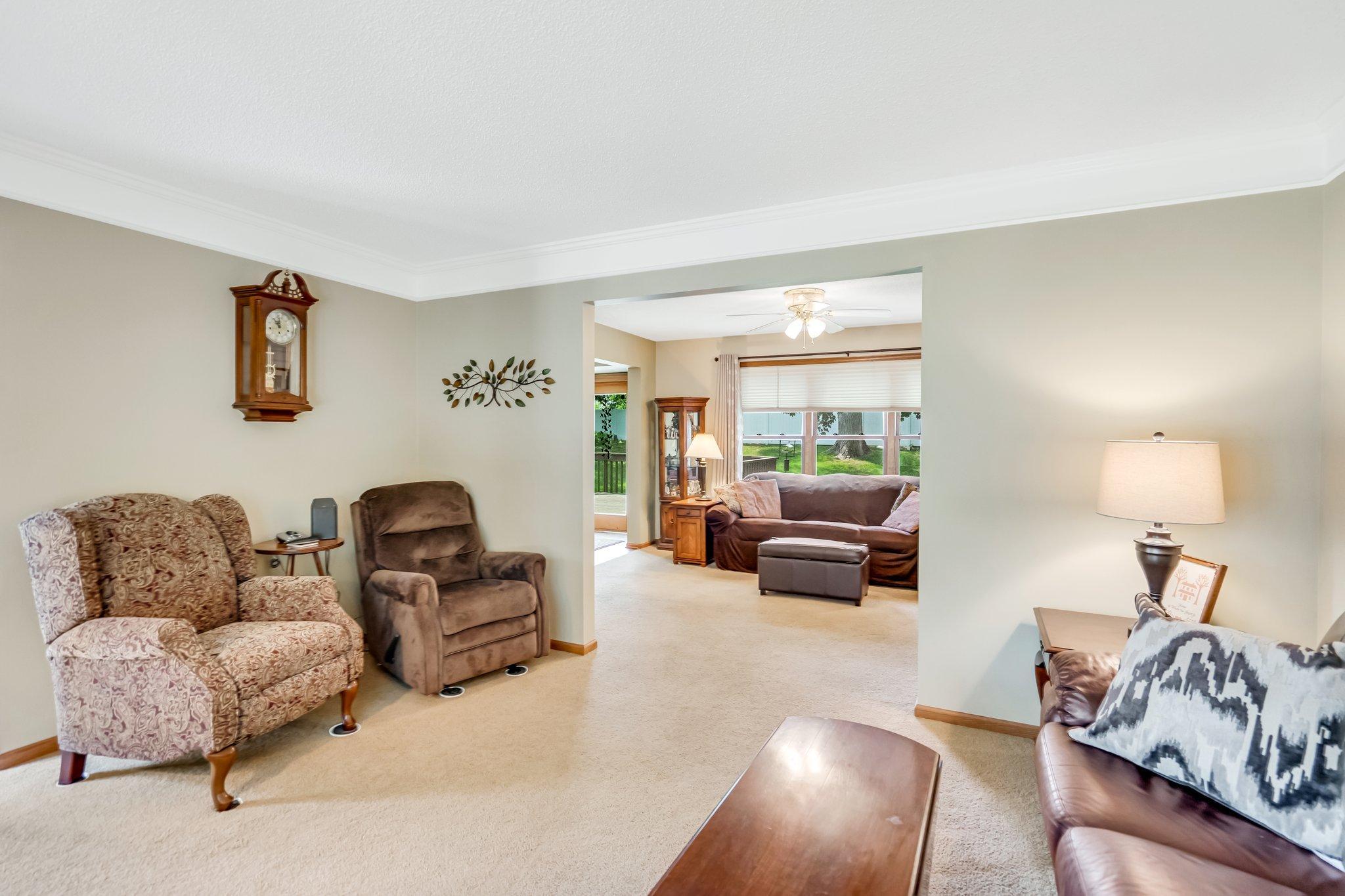 423 Sterling Street South Maplewood, MN 55119 - Photo 6 of 42