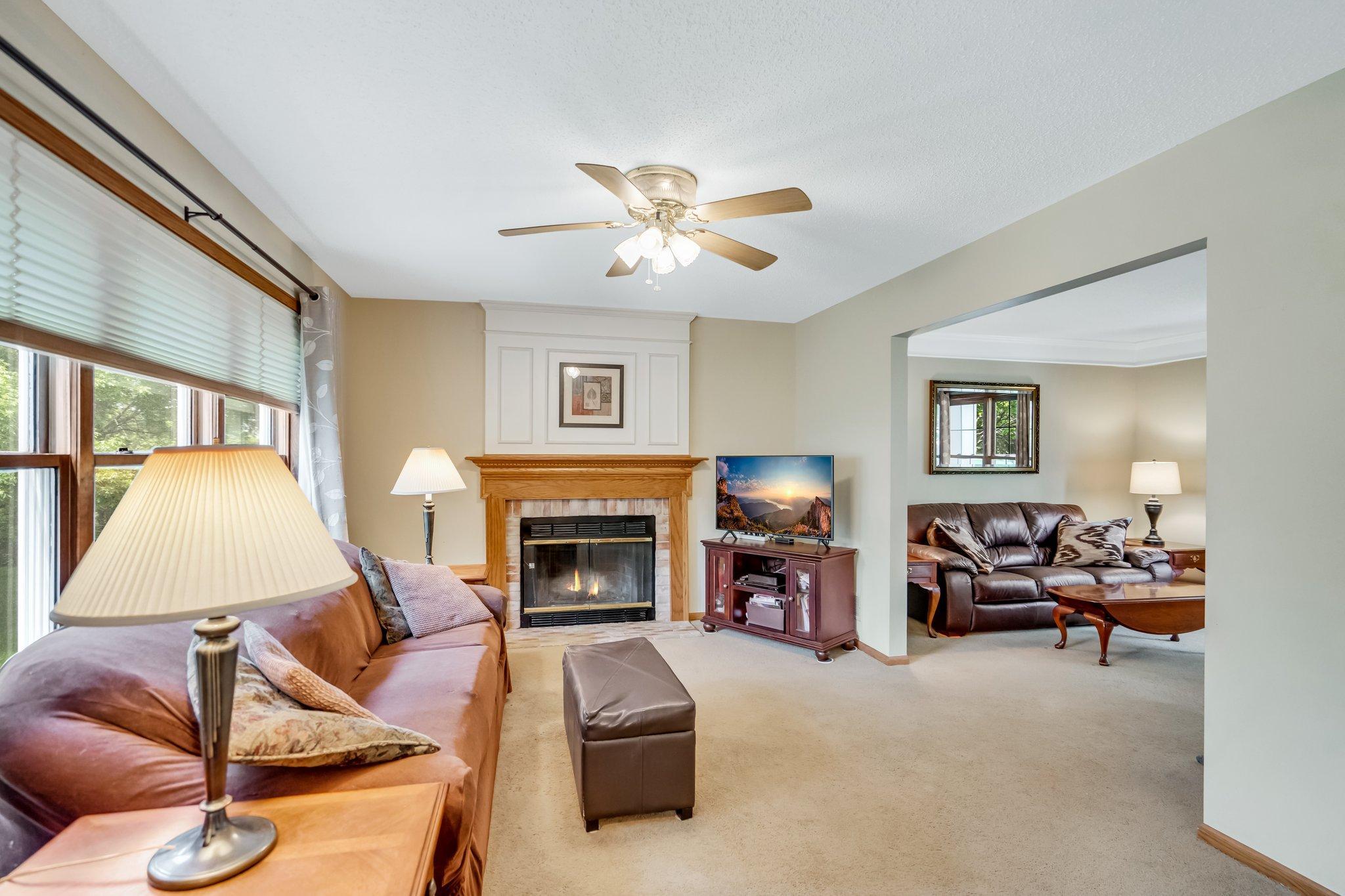 423 Sterling Street South Maplewood, MN 55119 - Photo 9 of 42