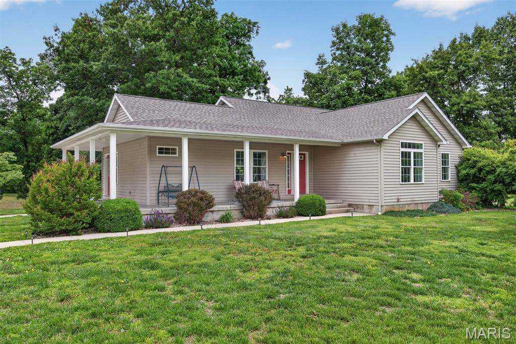 588 Deerfield Road Walnut Hill, IL 62893 - Photo 2 of 46