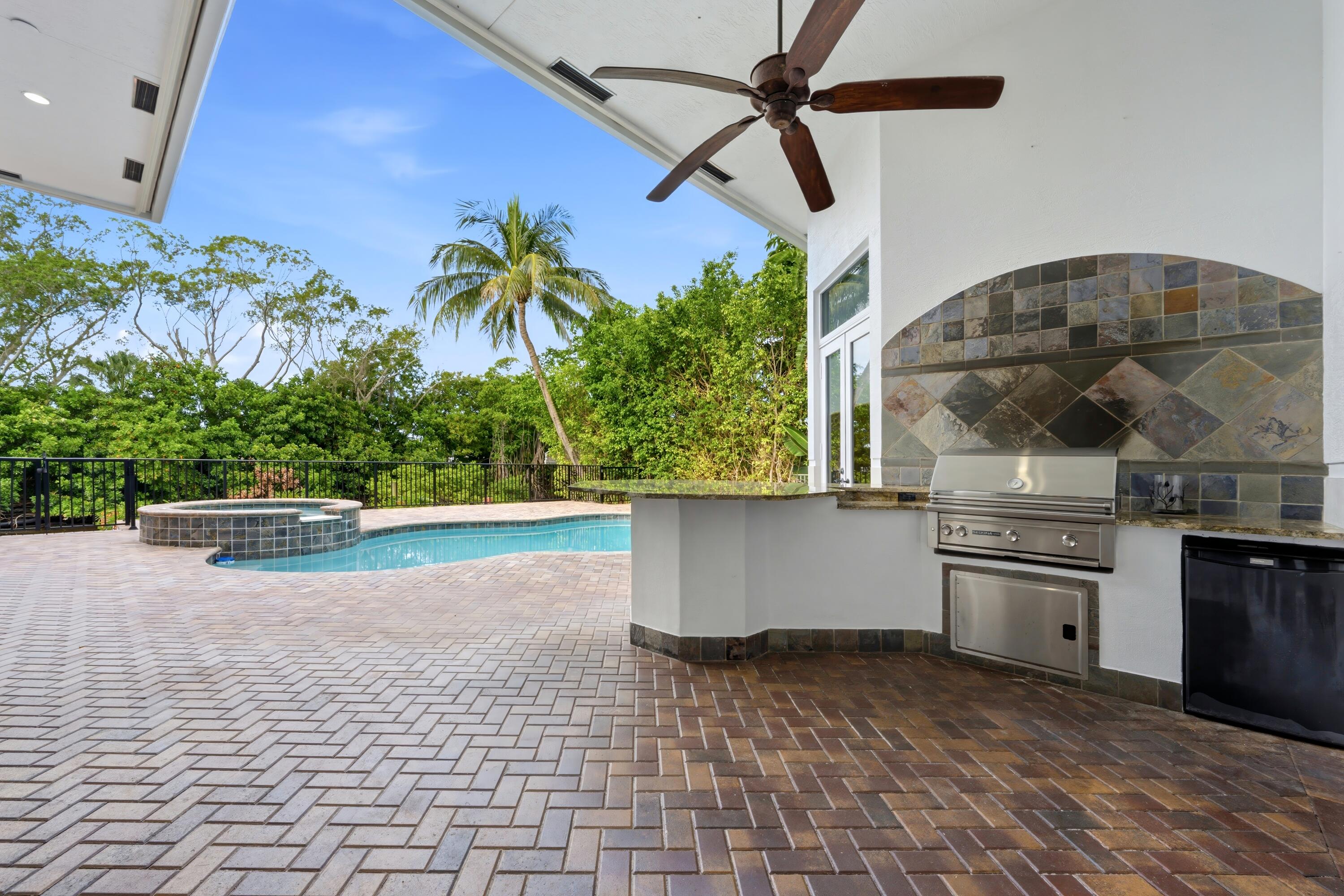 608 Inlet Road North Palm Beach, FL 33408 - Photo 40 of 62 SUMMER KITCHEN