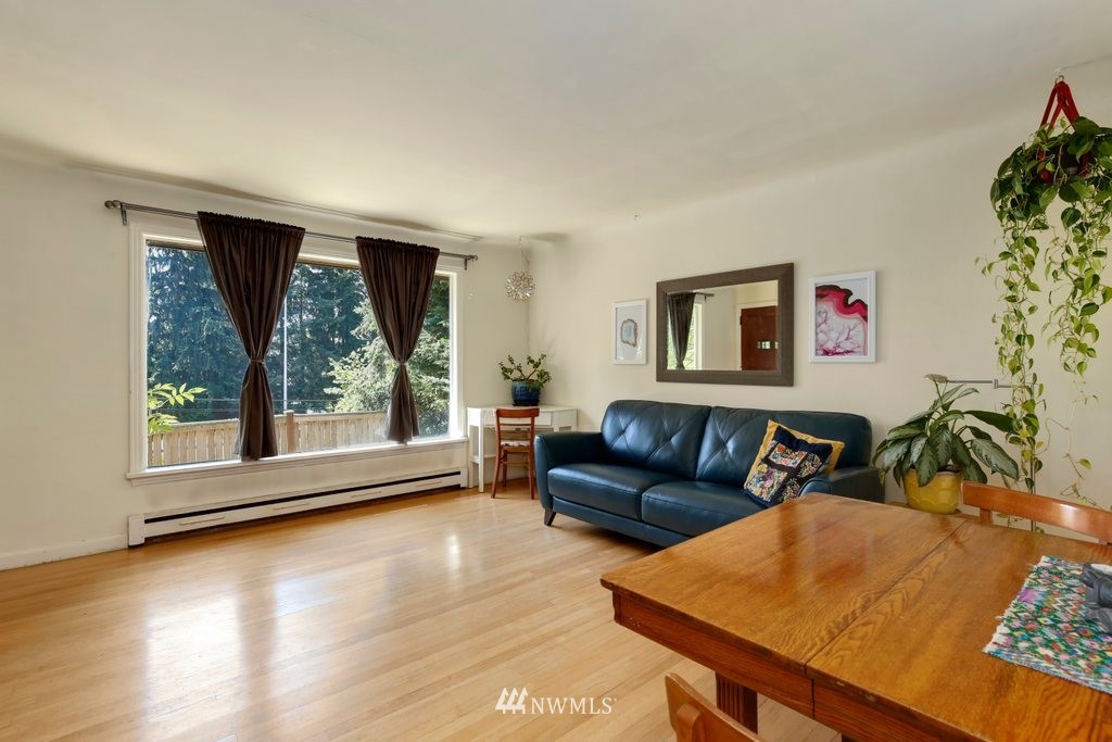 524 Southwest Sunset Boulevard Renton, WA 98057 - Photo 5 of 22 a living room with furniture and a large window