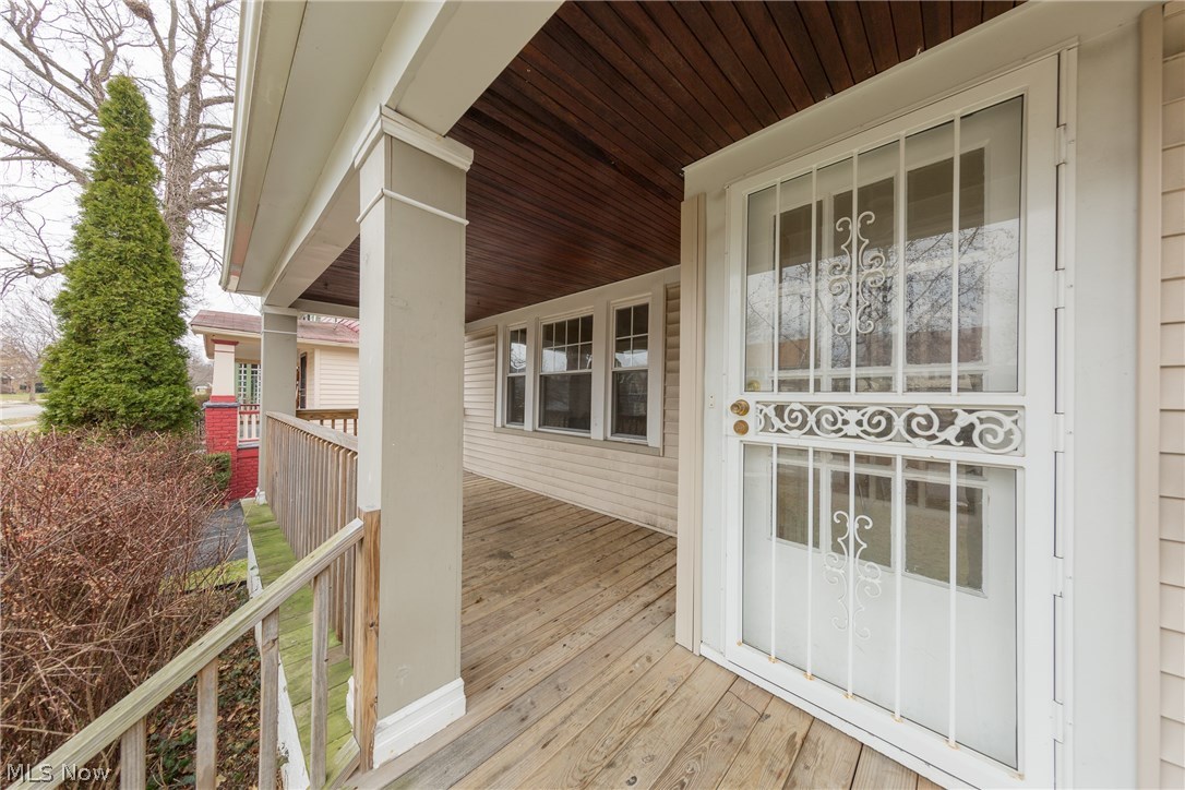 3368 Cedarbrook Road Cleveland, OH 44118 - Photo 2 of 35 Gallery Image 2