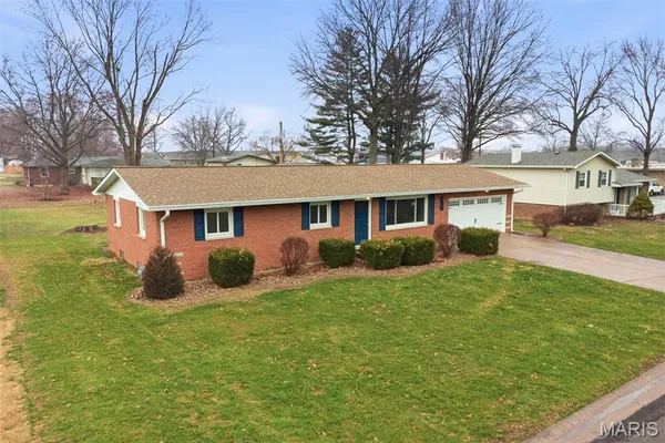 $242,500 | 2708 Lemon Street Road, Highland, IL 62249