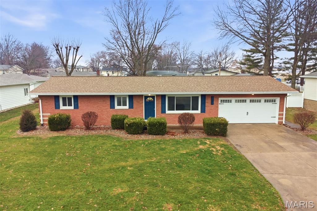 2708 Lemon Street Road Highland, IL 62249 - Photo 2 of 31