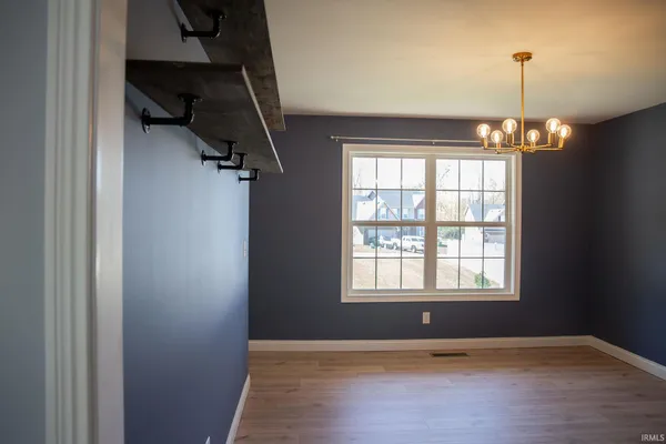 $385,000 | 1726 Hills Drive, Evansville, IN 47710