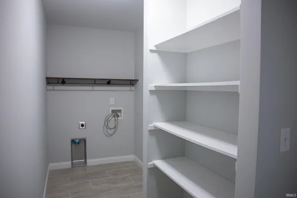 $385,000 | 1726 Hills Drive, Evansville, IN 47710