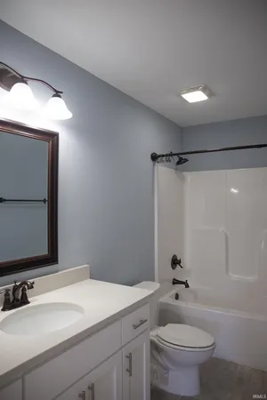 $385,000 | 1726 Hills Drive, Evansville, IN 47710