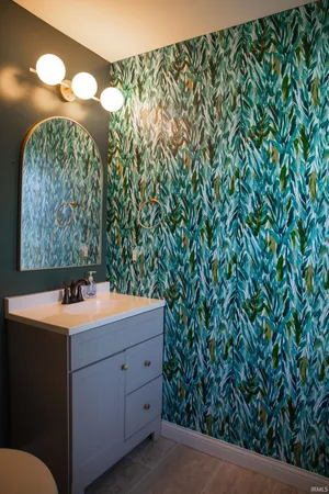 $385,000 | 1726 Hills Drive, Evansville, IN 47710