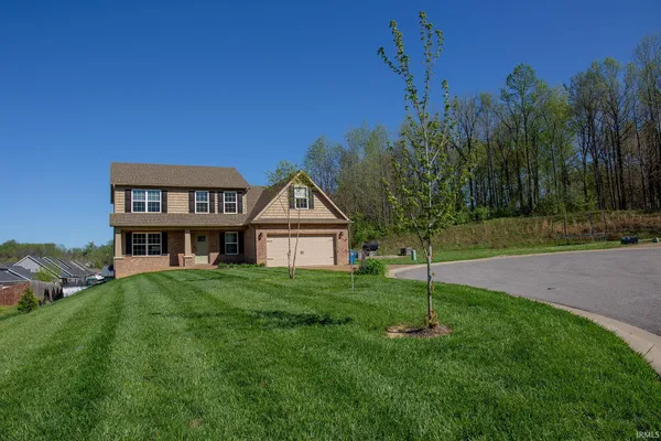 $385,000 | 1726 Hills Drive, Evansville, IN 47710