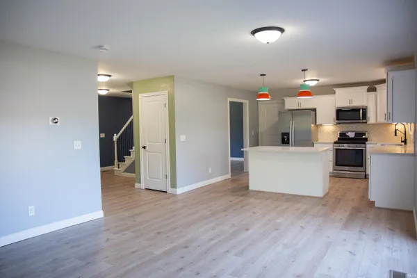 $385,000 | 1726 Hills Drive, Evansville, IN 47710