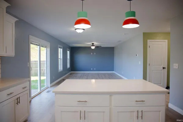 $385,000 | 1726 Hills Drive, Evansville, IN 47710