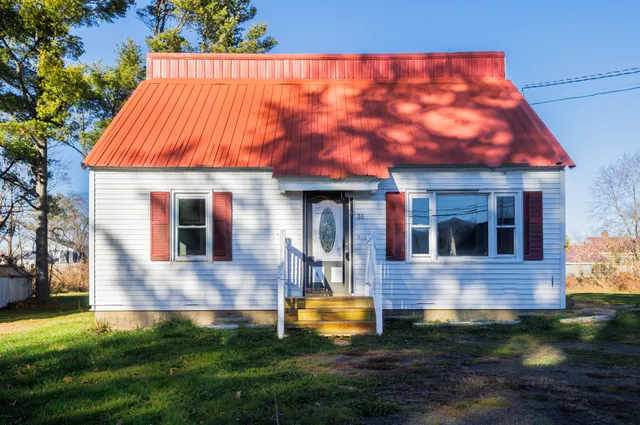 $298,000 | 35 Oakland Street, Waterville, ME 04901
