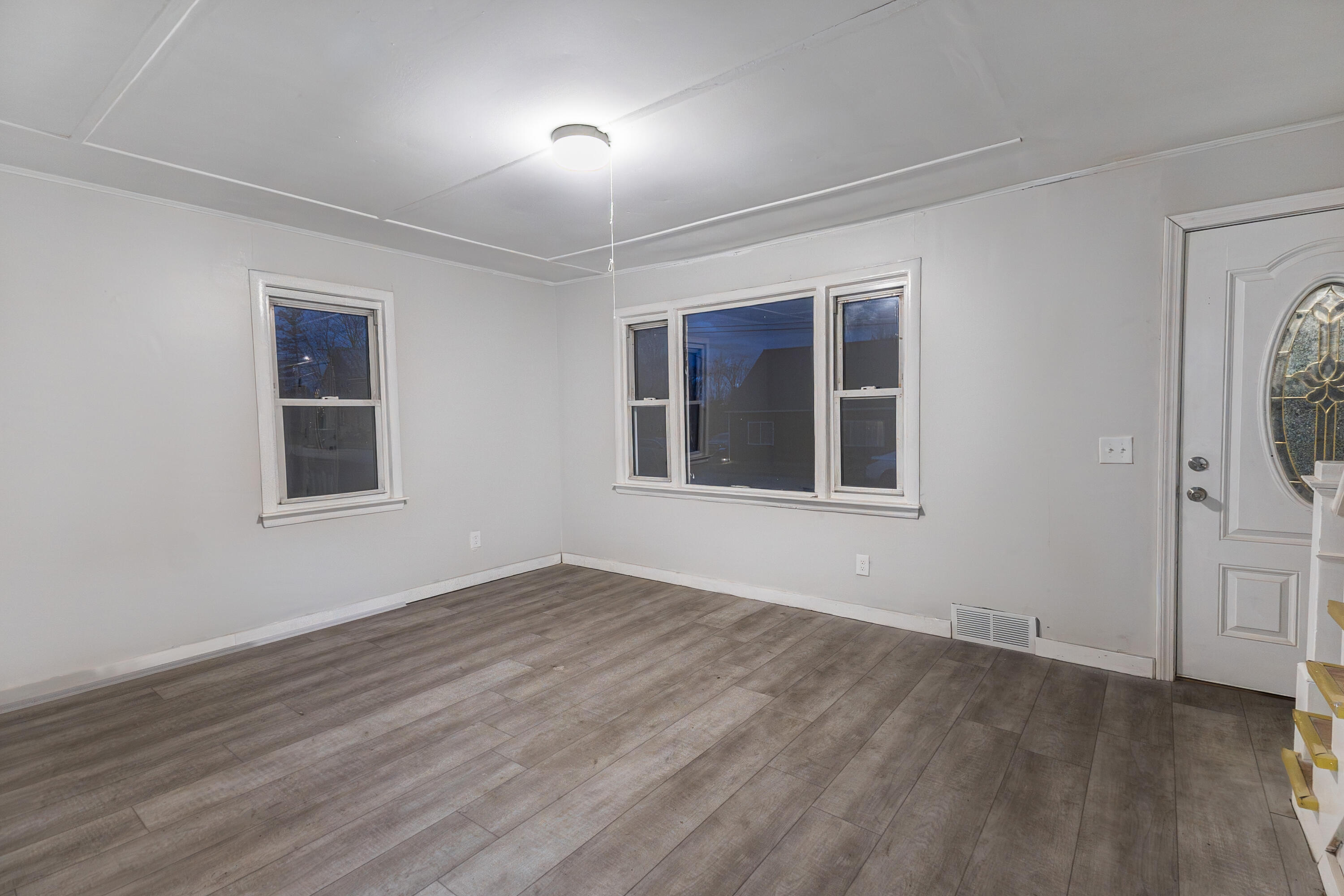 35 Oakland Street Waterville, ME 04901 - Photo 6 of 14 Living Room