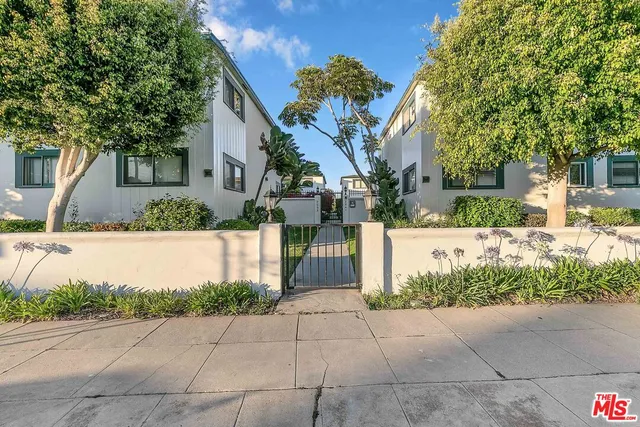 $2,400 | 2033 Euclid Street, Unit 11, Santa Monica, CA 90405