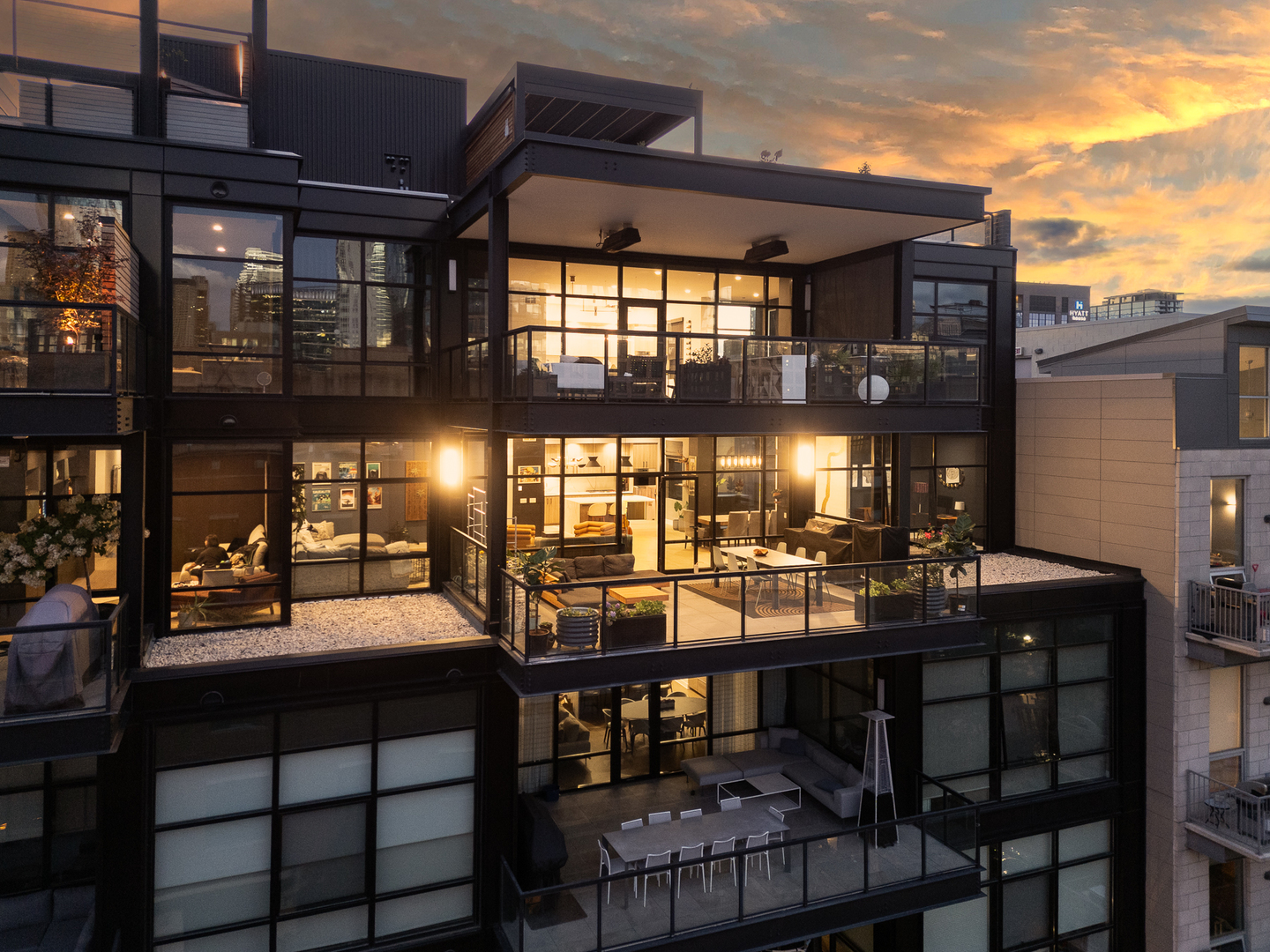 6 North Carpenter Street, Unit 5B Chicago, IL 60607 - Photo 36 of 40 a view of a dining room with furniture