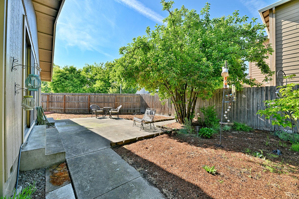 552 Gray Court Central Point, OR 97502 - Photo 18 of 29 18.5