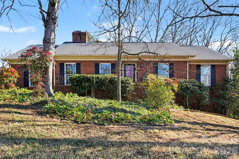 $675,000 | 754 Charter Place, Charlotte, NC 28211