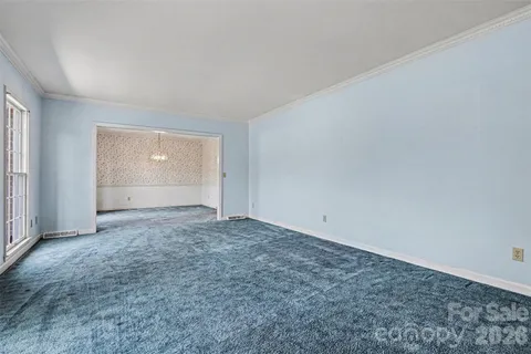 $675,000 | 754 Charter Place, Charlotte, NC 28211