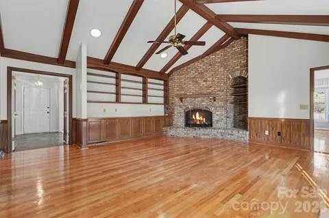 $675,000 | 754 Charter Place, Charlotte, NC 28211