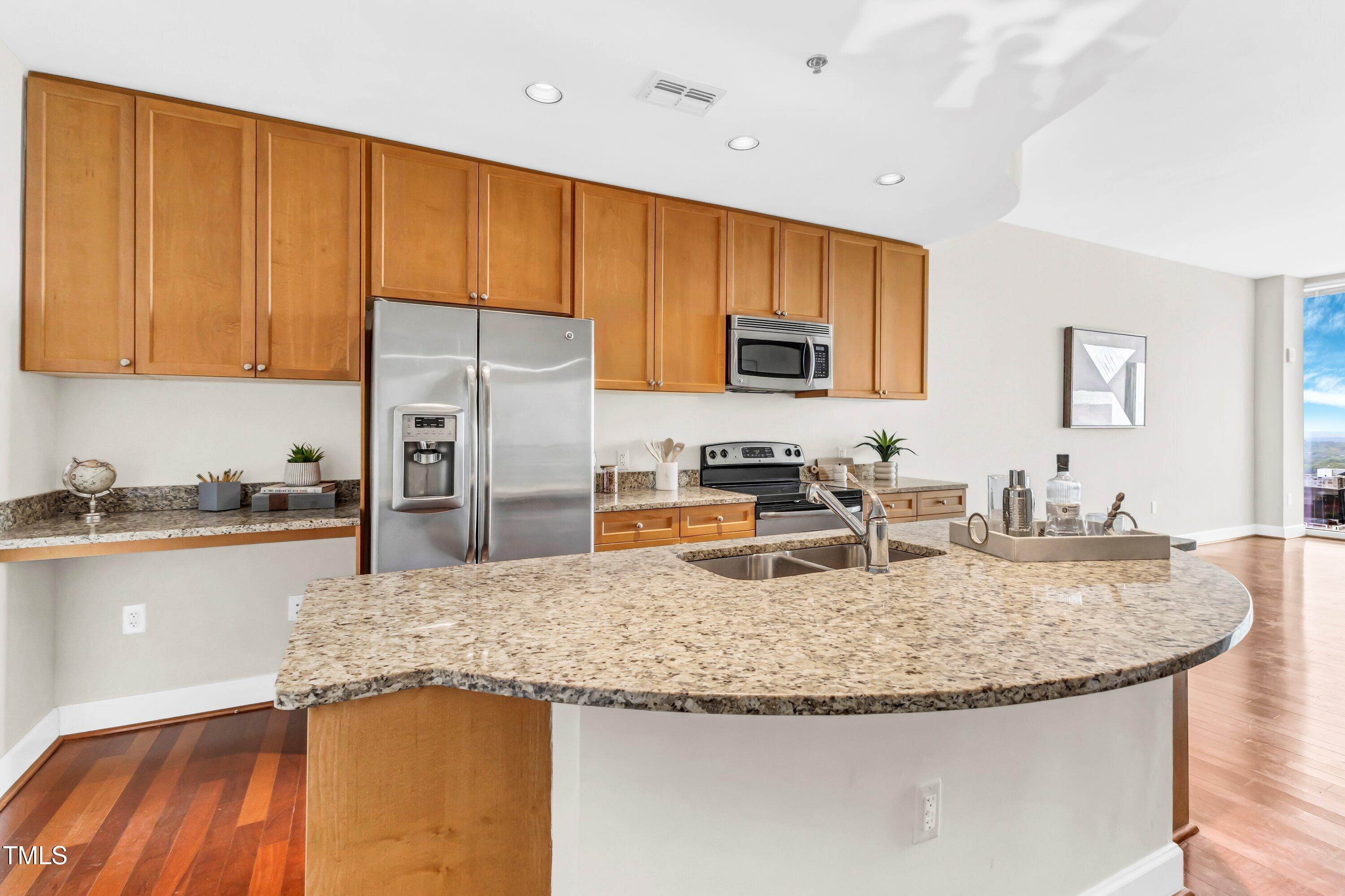 301 Fayetteville Street, Unit 2705 Raleigh, NC 27601 - Photo 6 of 45 16-IMG_6979