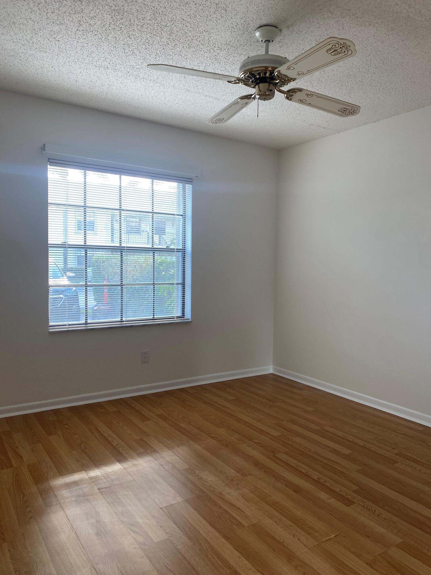 401 Pinecrest Circle, Unit A Jupiter, FL 33458 - Photo 9 of 14 10